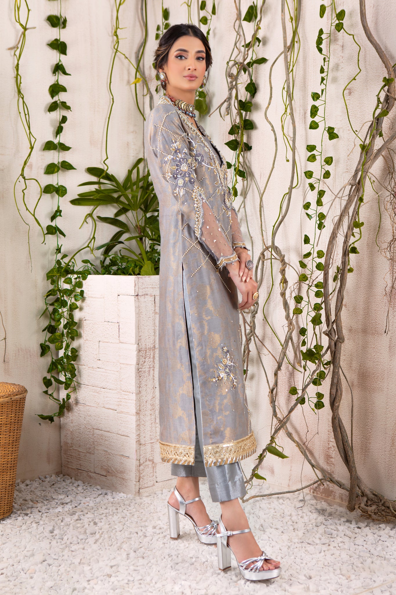 Mahsa | Pakistani Designer Outfit | Sarosh Salman