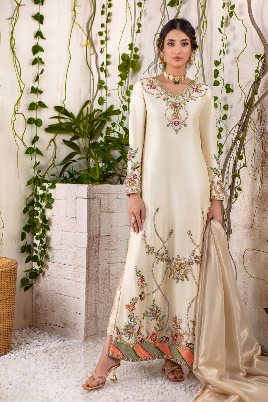 Donna | Pakistani Designer Outfit | Sarosh Salman
