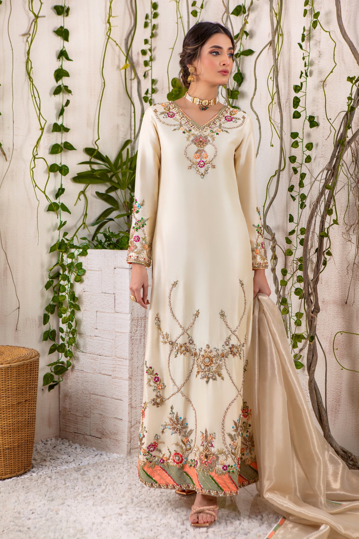 Donna | Pakistani Designer Outfit | Sarosh Salman