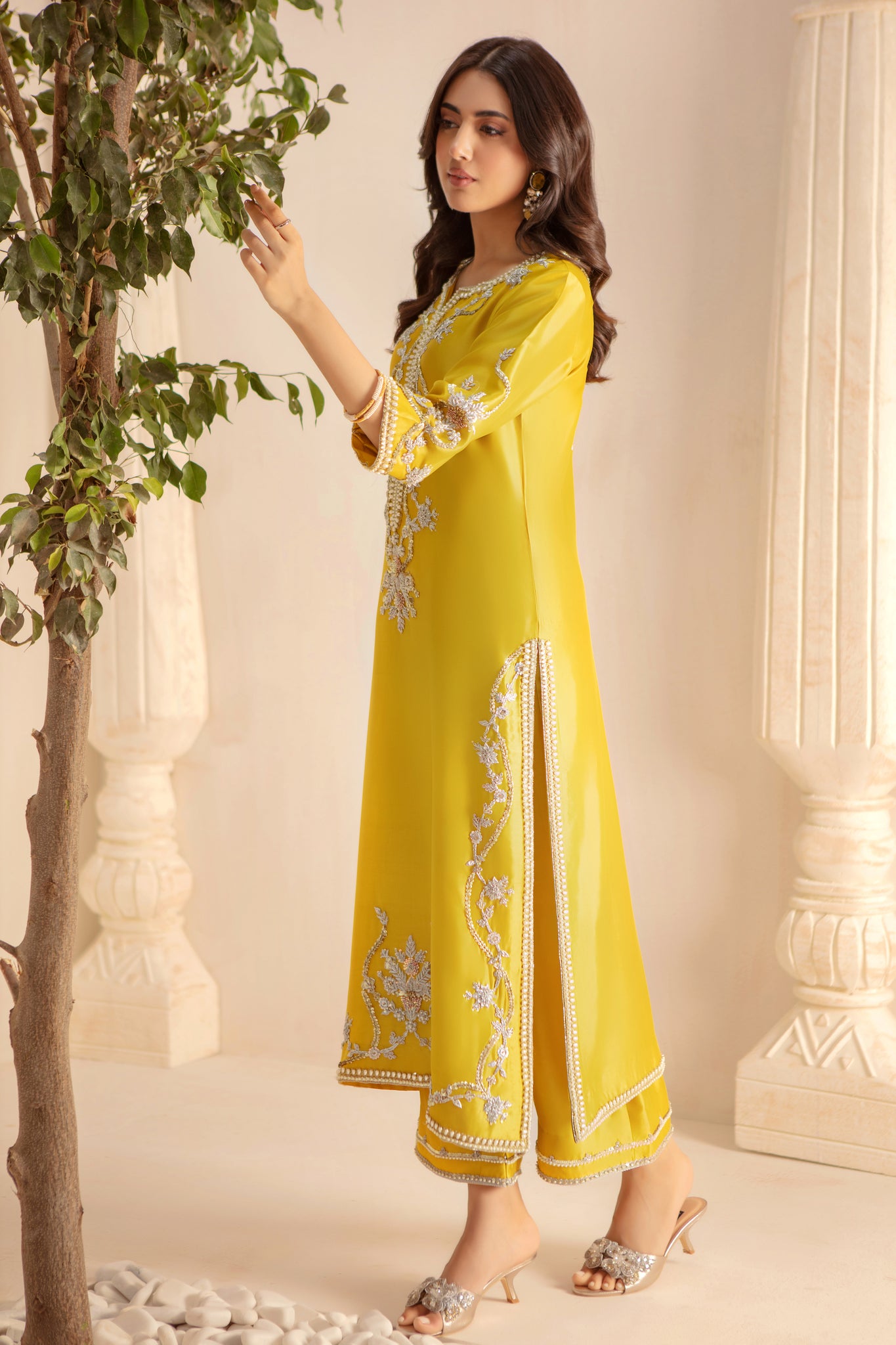 Kiara | Pakistani Designer Outfit | Sarosh Salman