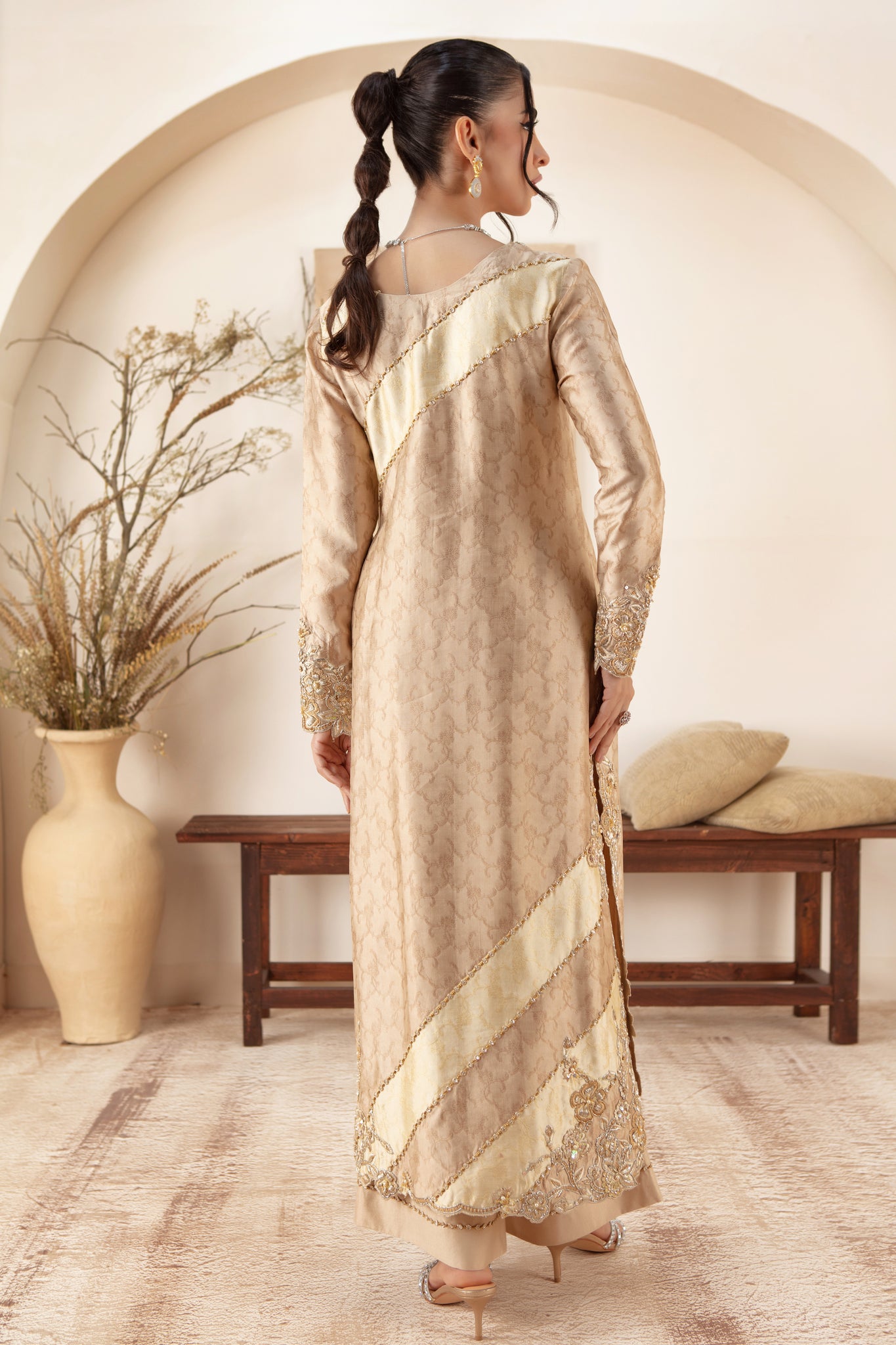 Zora | Pakistani Designer Outfit | Sarosh Salman