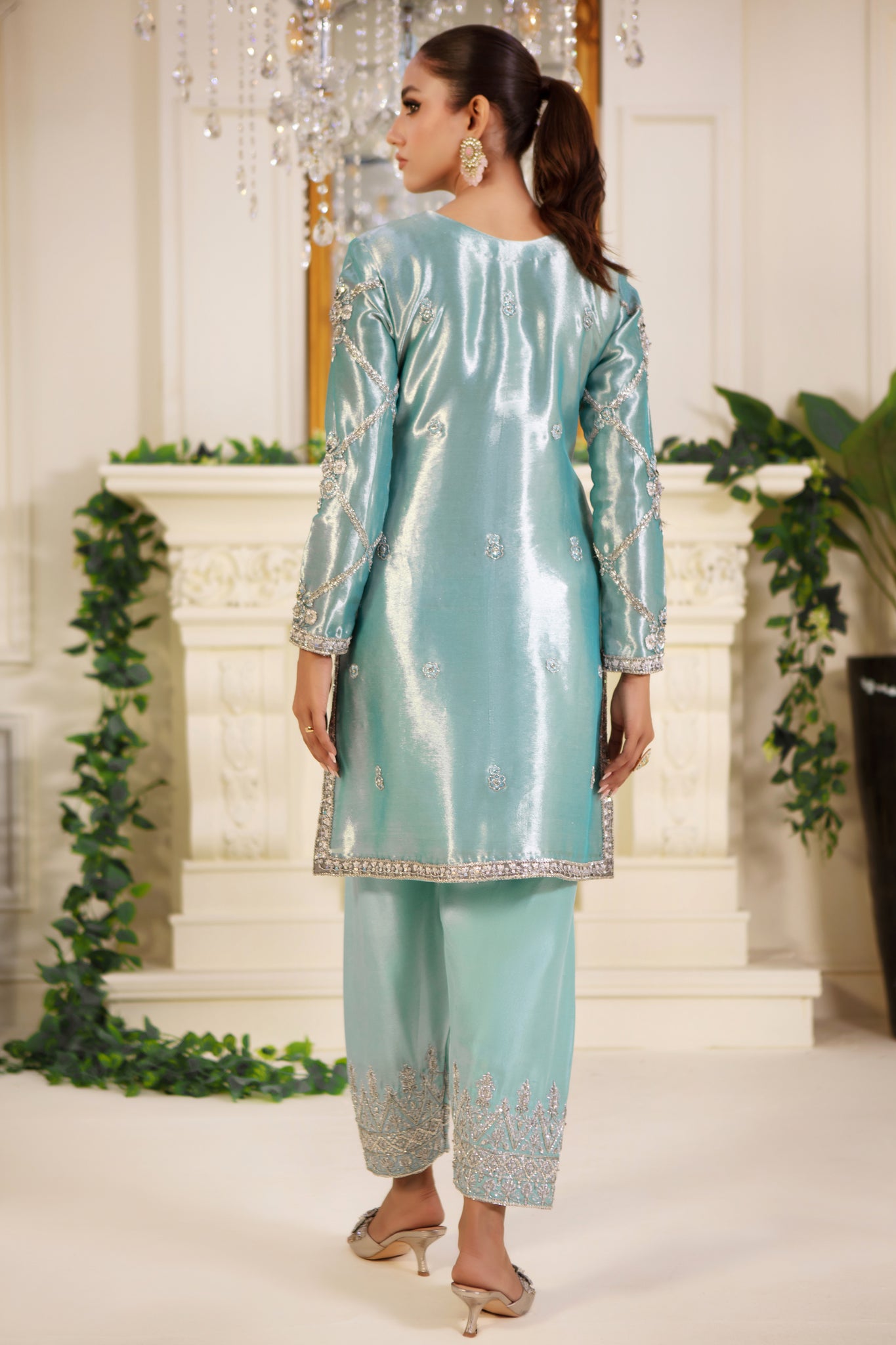 Capri | Pakistani Designer Outfit | Sarosh Salman
