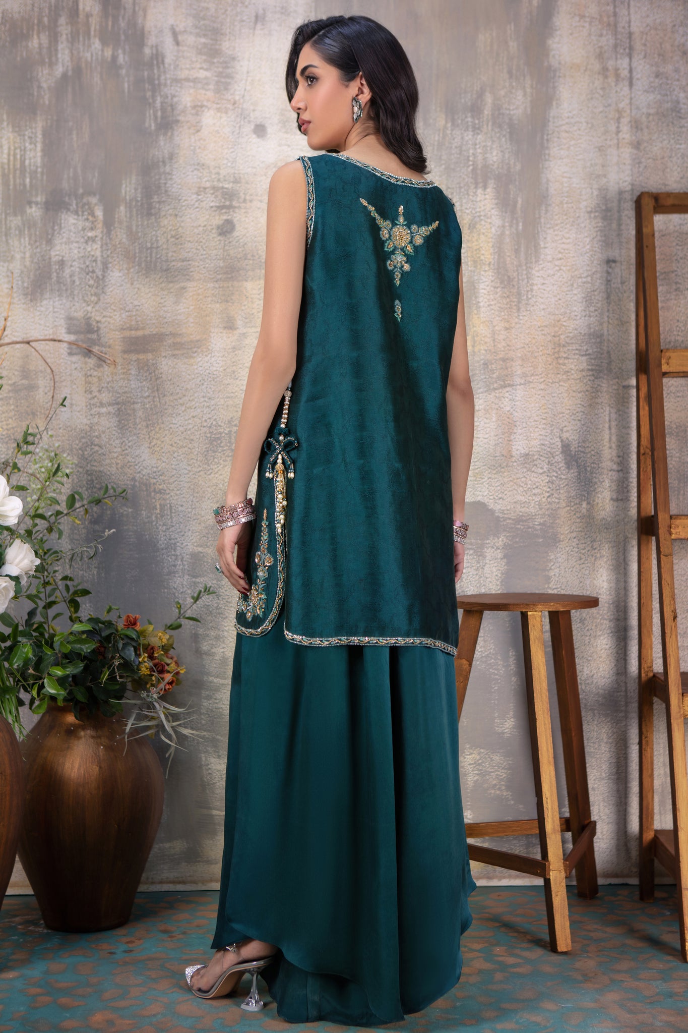 Velin | Pakistani Designer Outfit | Sarosh Salman