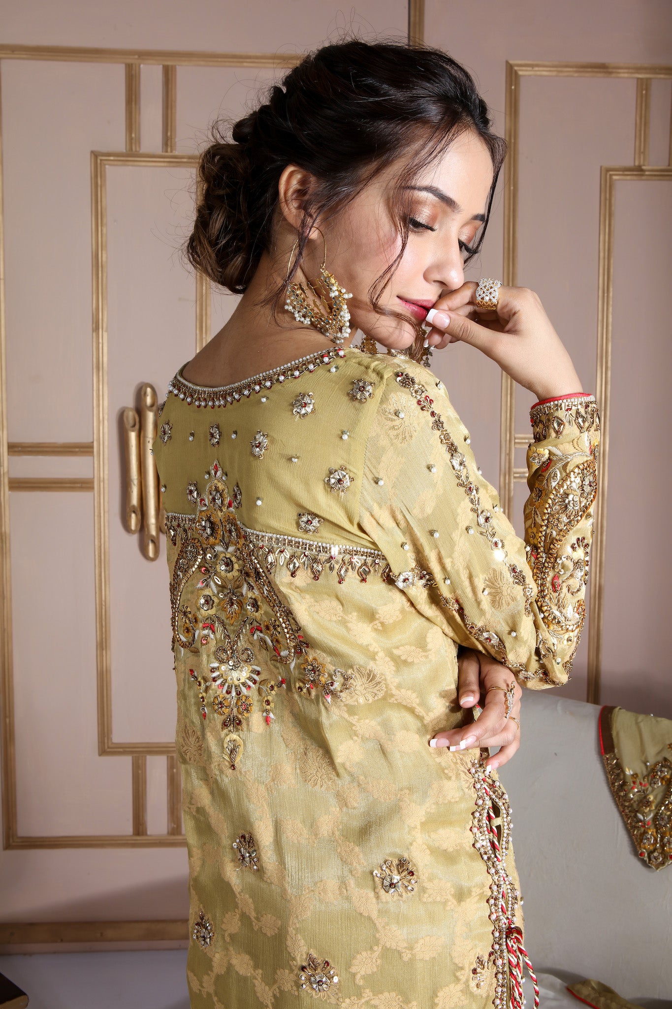 Antiqua | Pakistani Designer Outfit | Sarosh Salman