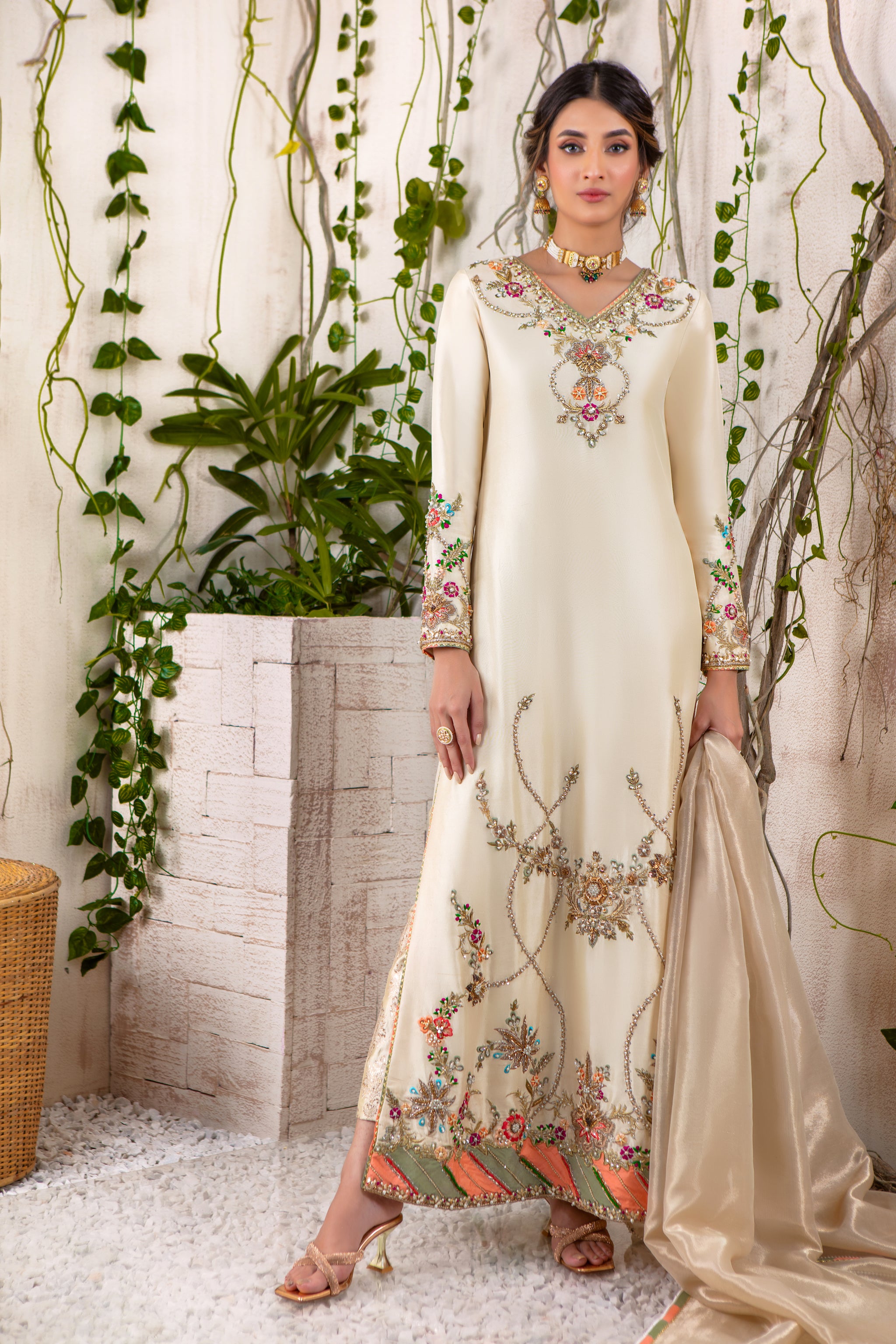 Donna | Pakistani Designer Outfit | Sarosh Salman