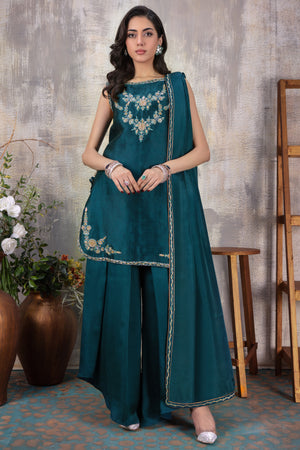 Velin | Pakistani Designer Outfit | Sarosh Salman